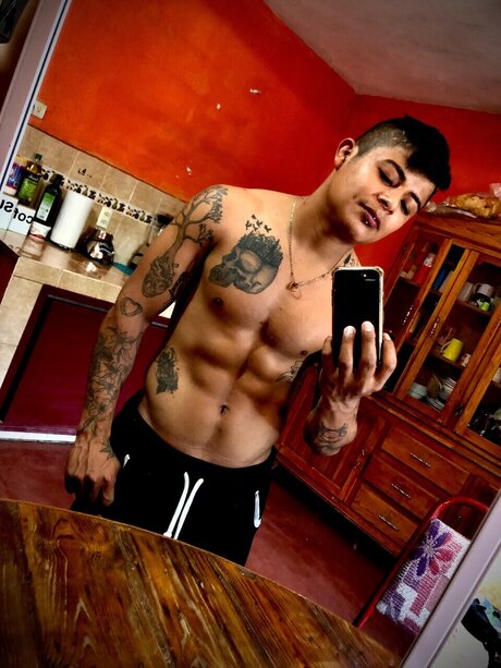 Foto di nudo di fuga di OnlyFans di Jonathan Sanchez Hernandez