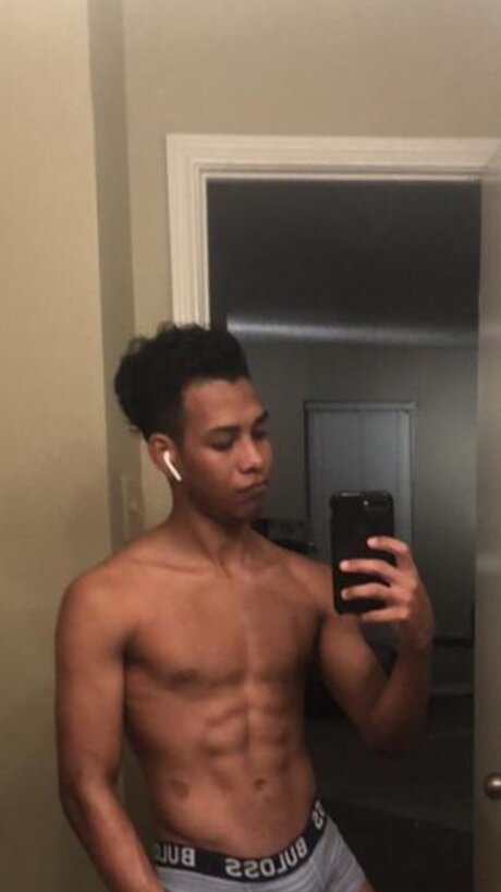 Foto di nudo di fuga di OnlyFans di Brownpleasure