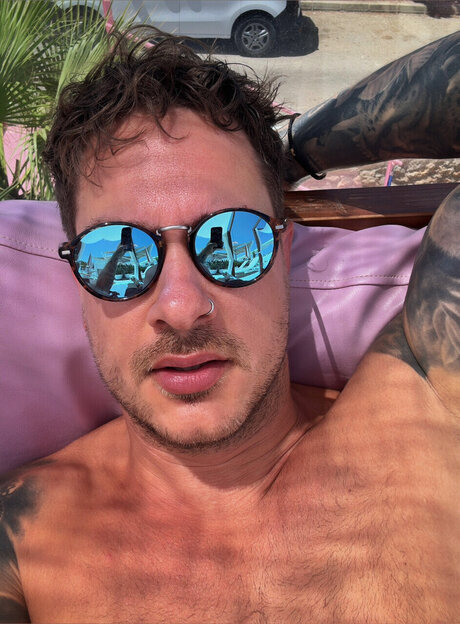 Foto di nudo di fuga di OnlyFans di Taylor