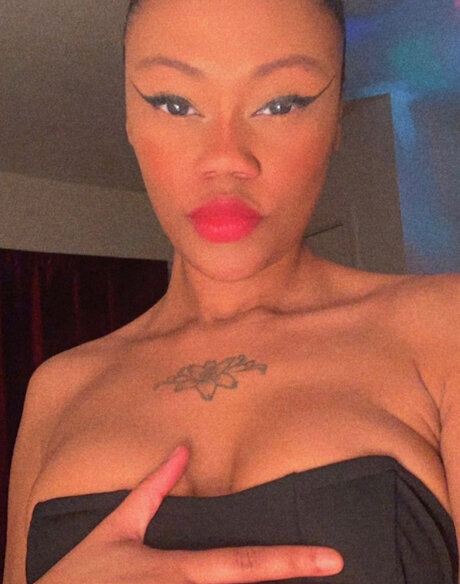 Foto di nudo di fuga di OnlyFans di Aysia