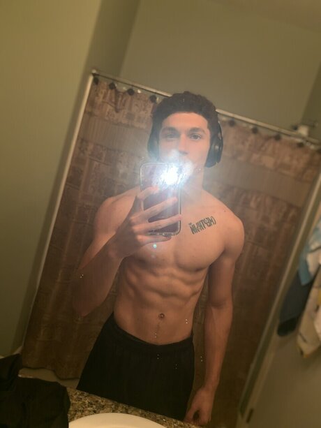 Foto di nudo di fuga di OnlyFans di River