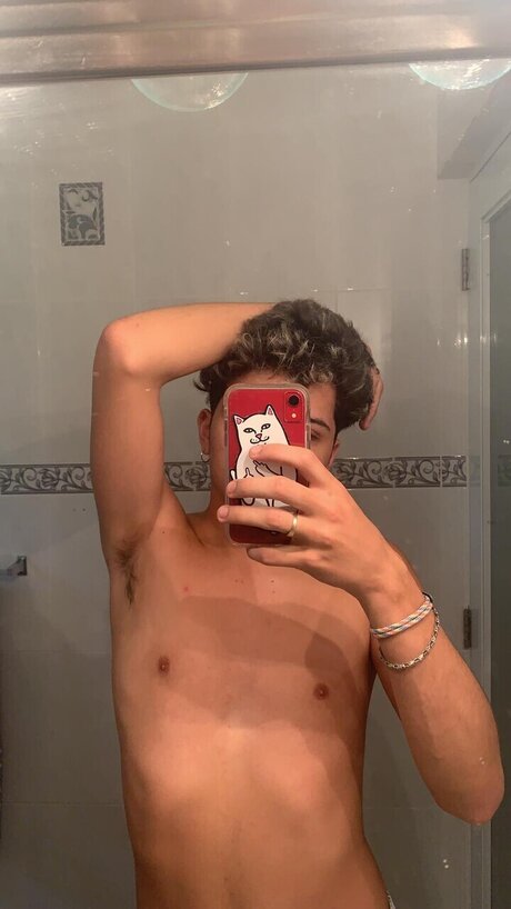 Foto di nudo di fuga di OnlyFans di Sebastian
