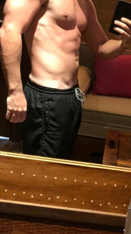 Foto di nudo di fuga di OnlyFans di Anotherguy