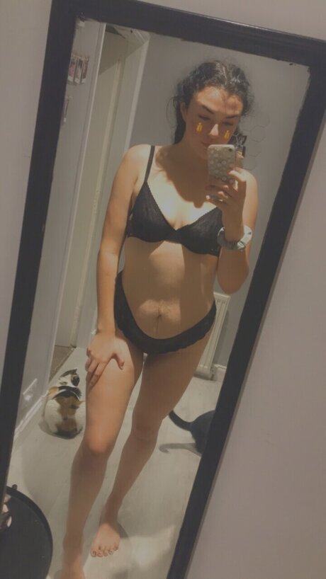 Foto di nudo di fuga di OnlyFans di A