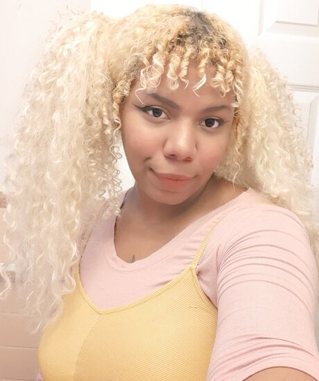 Foto di nudo di fuga di OnlyFans di Luna Darling 
