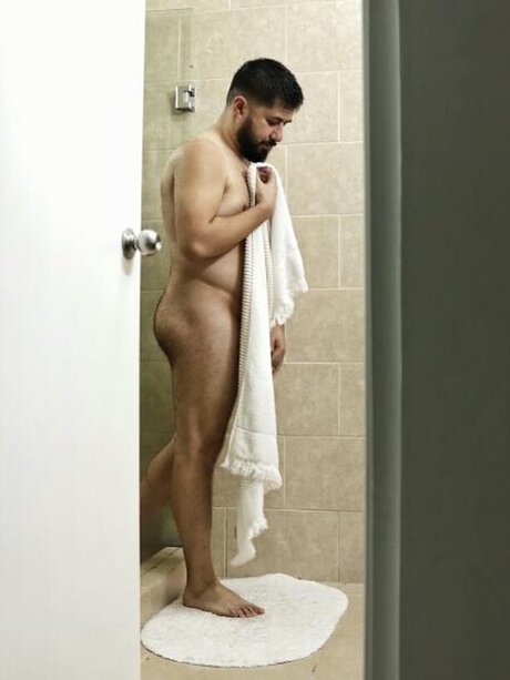 Foto di nudo di fuga di OnlyFans di Cobalt Bear