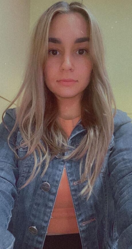 Foto di nudo di fuga di OnlyFans di Brenda Isaac