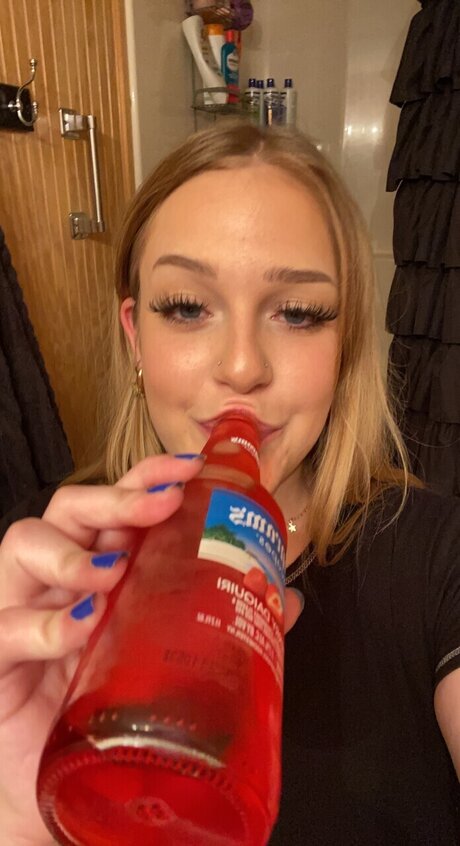 Foto di nudo di fuga di OnlyFans di Madison
