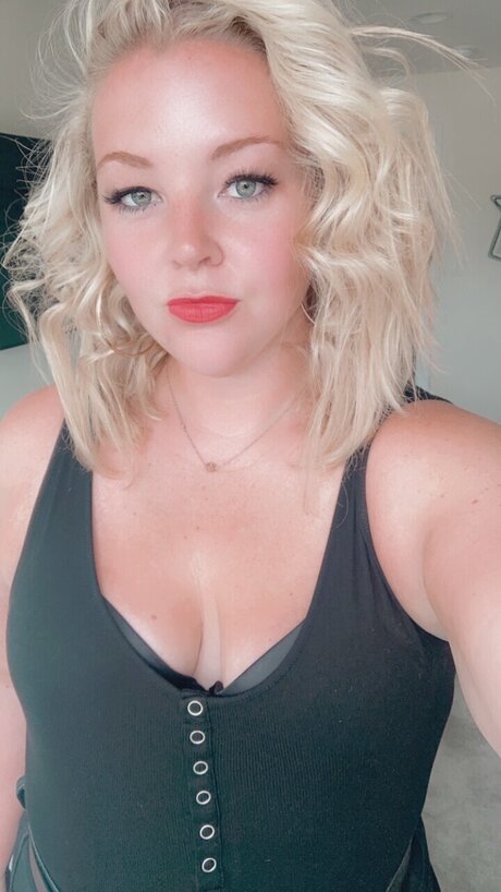 Foto di nudo di fuga di OnlyFans di Stephanie