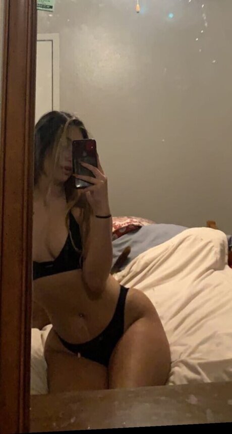 Foto di nudo di fuga di OnlyFans di Gabriellaaa