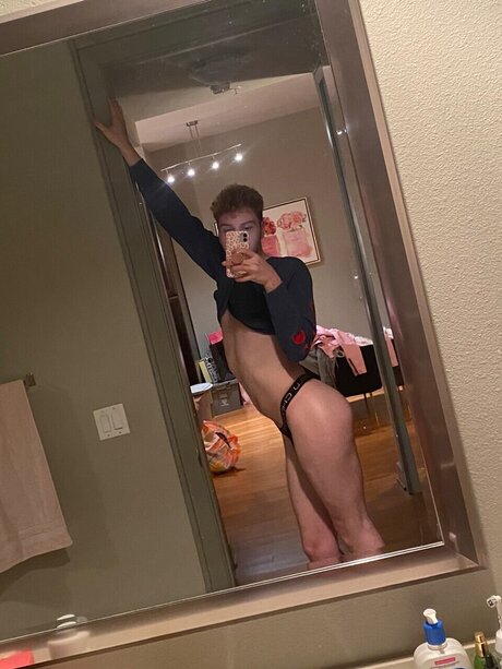 Foto di nudo di fuga di OnlyFans di Seth Babin