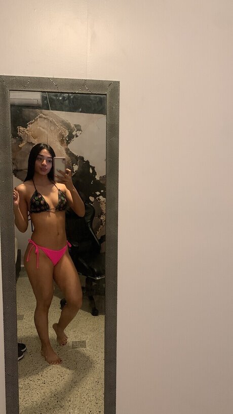 Foto di nudo di fuga di OnlyFans di Vpri