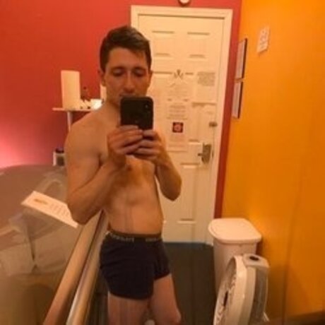Foto di nudo di fuga di OnlyFans di Robert Standard
