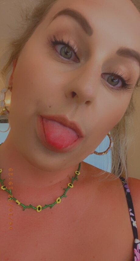 Foto di nudo di fuga di OnlyFans di Daisie James
