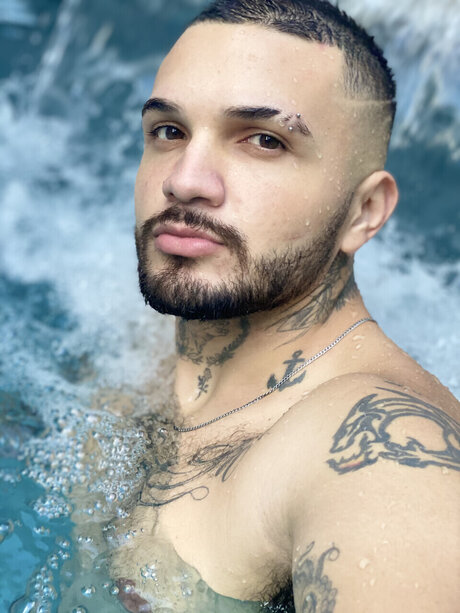 Foto di nudo di fuga di OnlyFans di Guilherme Carvalho