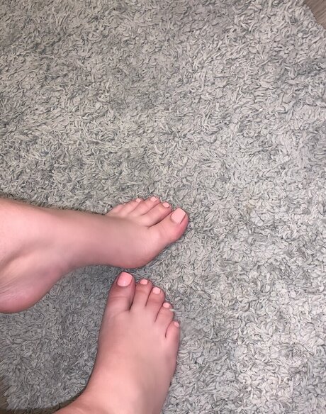 Foto di nudo di fuga di OnlyFans di Perfectly Petite Feet