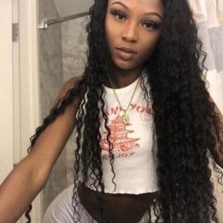 Foto di nudo di fuga di OnlyFans di Delilah Monae