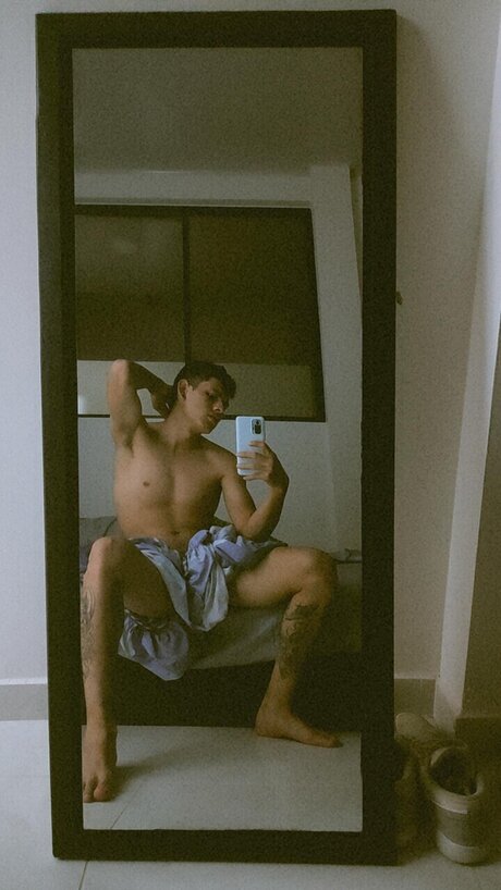Foto di nudo di fuga di OnlyFans di Eduardo Serrato