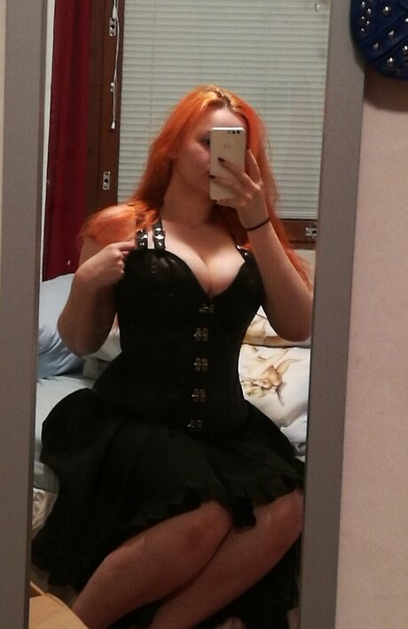 Foto di nudo di fuga di OnlyFans di Emfira