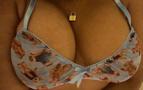 Foto di nudo di fuga di OnlyFans di Cyndi Amplt3