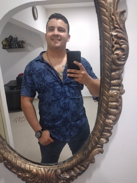 Foto di nudo di fuga di OnlyFans di Camilo Triana