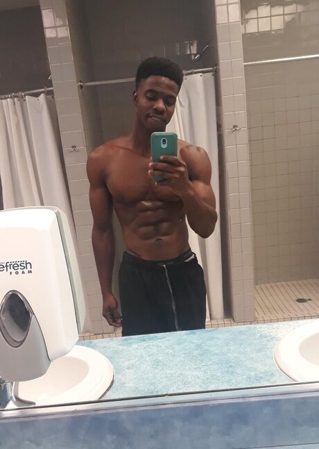 Foto di nudo di fuga di OnlyFans di Cody