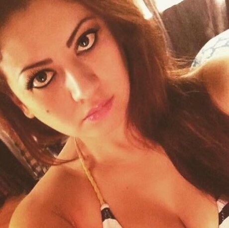 Foto di nudo di fuga di OnlyFans di Ella Khairy