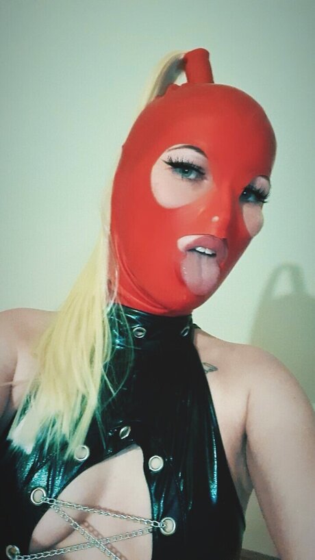 Foto di nudo di fuga di OnlyFans di Rotezora