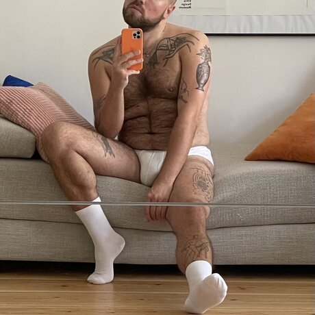 Foto di nudo di fuga di OnlyFans di Plphlpp