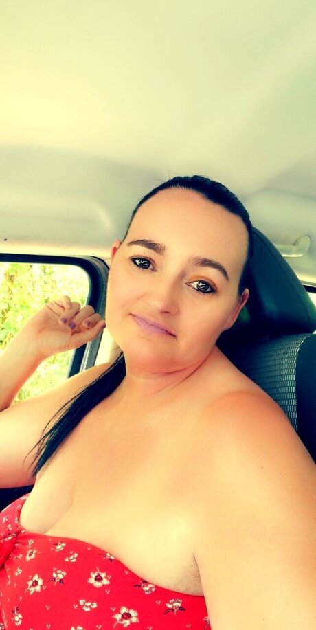 Foto di nudo di fuga di OnlyFans di Loretta Hinkle