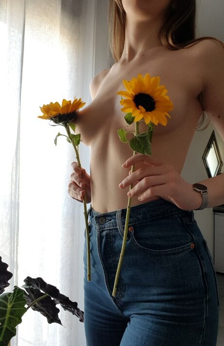 Foto di nudo di fuga di OnlyFans di Asyourfrenchgirls