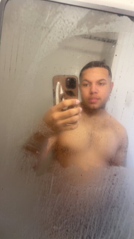 Foto di nudo di fuga di OnlyFans di  