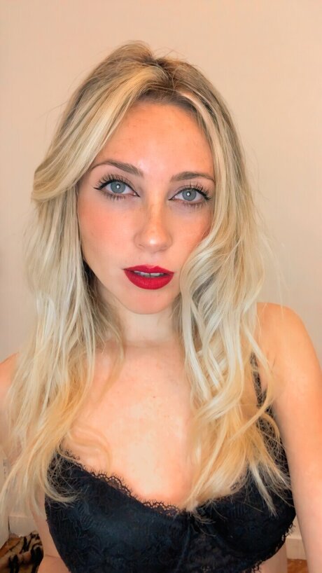 Foto di nudo di fuga di OnlyFans di Davi