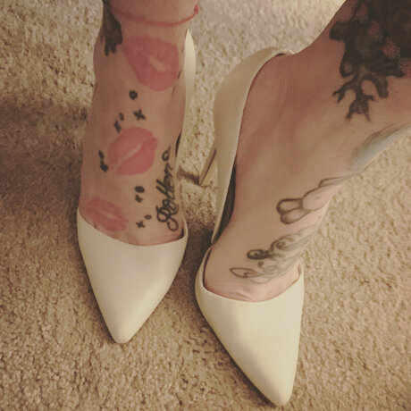 Foto di nudo di fuga di OnlyFans di Tattooed Tootsie