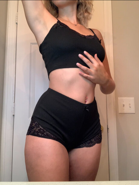 Foto di nudo di fuga di OnlyFans di Maya Evert