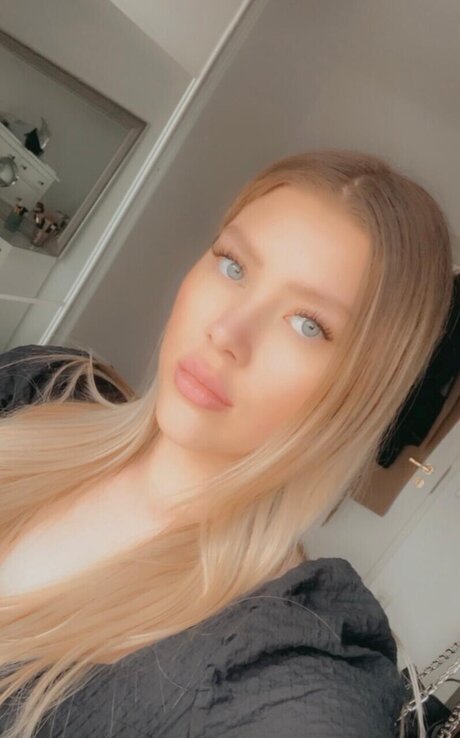 Foto di nudo di fuga di OnlyFans di Melinda
