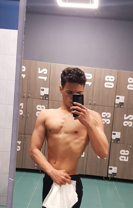 Foto di nudo di fuga di OnlyFans di Stefanut Stefan