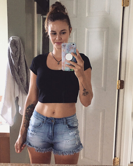 Foto di nudo di fuga di OnlyFans di Laurel
