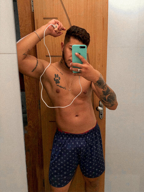 Foto di nudo di fuga di OnlyFans di Umwiller