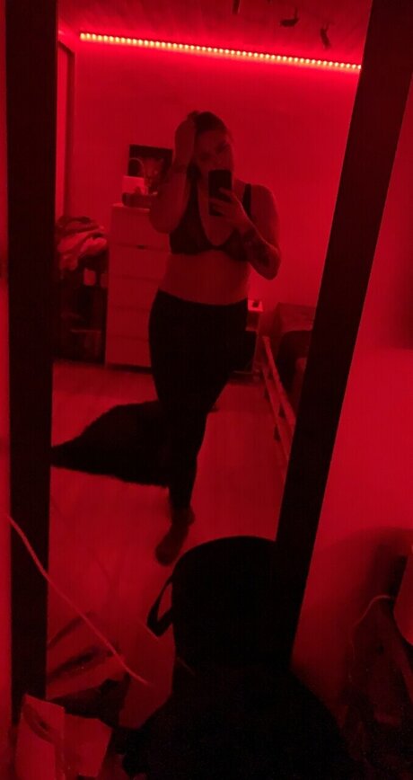 Foto di nudo di fuga di OnlyFans di Sanny