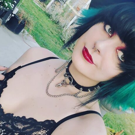 Foto di nudo di fuga di OnlyFans di Lavender Puppy