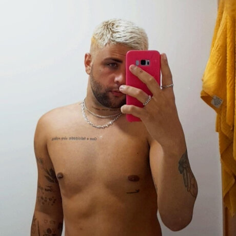 Foto di nudo di fuga di OnlyFans di Marcos Mello