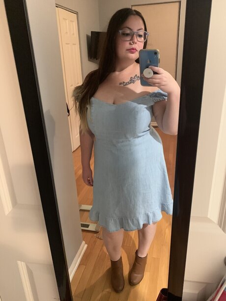 Foto di nudo di fuga di OnlyFans di Bella