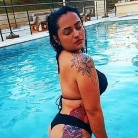 Foto di nudo di fuga di OnlyFans di Larissa