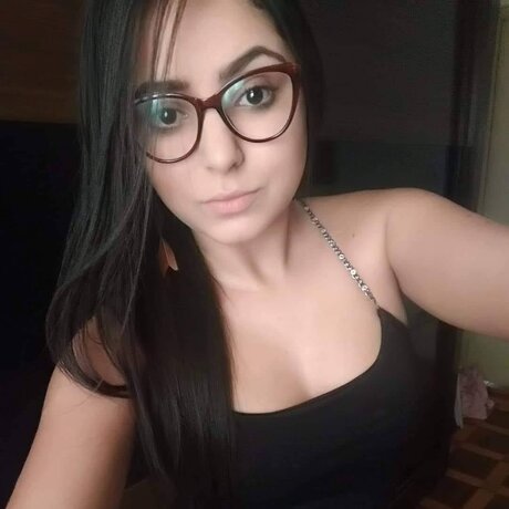 Foto di nudo di fuga di OnlyFans di Lara