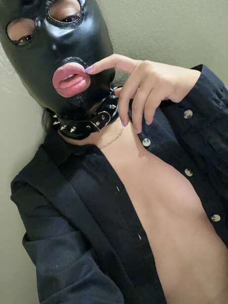 Foto di nudo di fuga di OnlyFans di Flower Skull