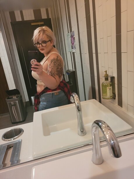Foto di nudo di fuga di OnlyFans di Thatleobeech