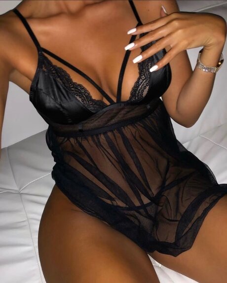 Foto di nudo di fuga di OnlyFans di Francesca