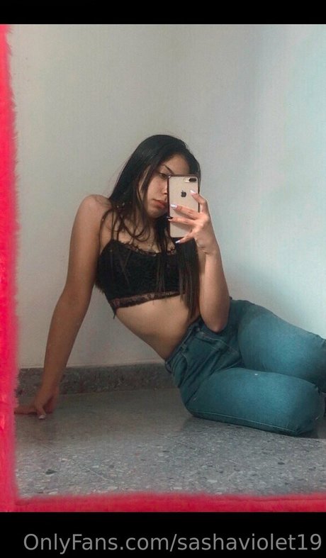 Foto di nudo di fuga di OnlyFans di Sashaviolet19