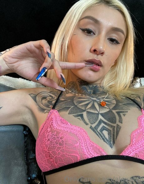 Foto di nudo di fuga di OnlyFans di Rachelgreyx